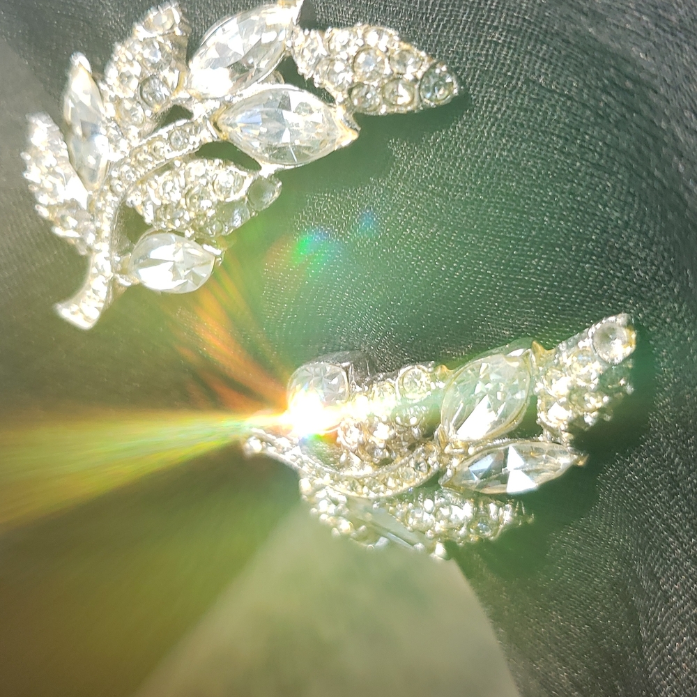 🔥HP🔥VTG Richelieu Rhinestone earclip - Picture 3 of 8